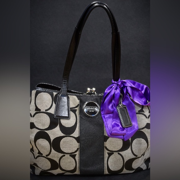 Coach Jacquard Kiss Lock Signature C Large Shoulder Bag Carryall - Picture 5 of 11